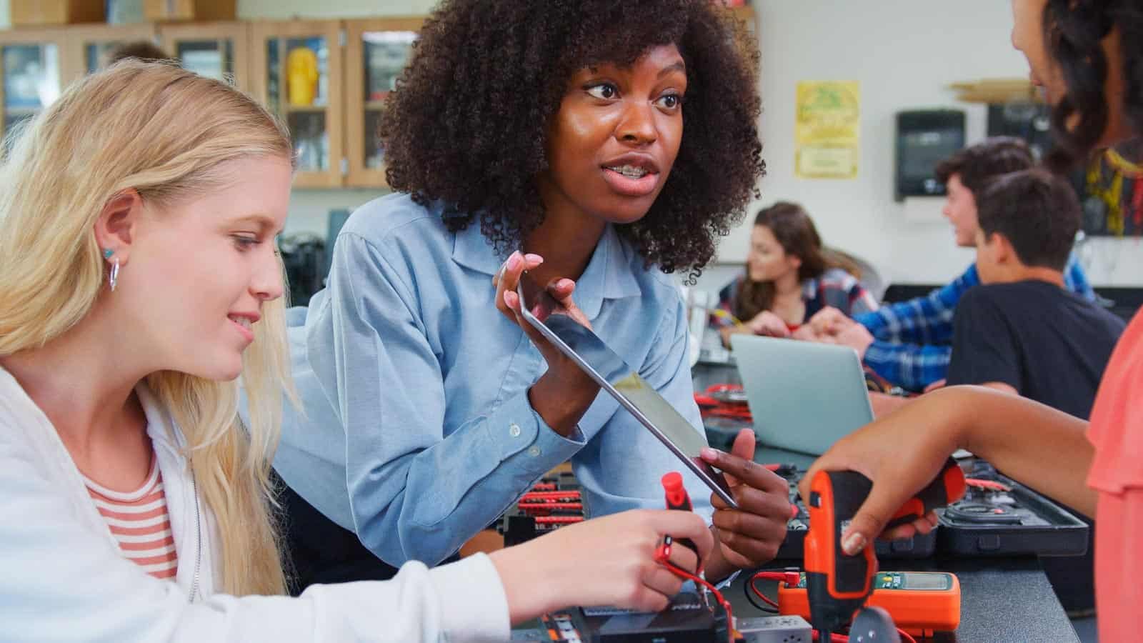 high school girls and STEM. stockbroker via 123rf.