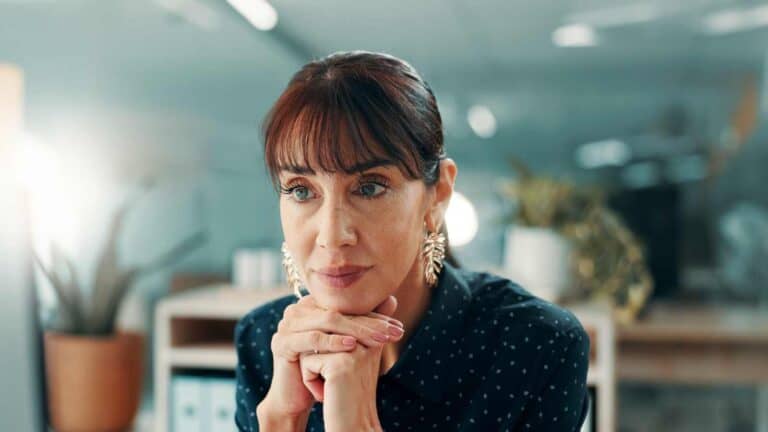 12 Subtle Clues Your Independence Is Actually Hurting You