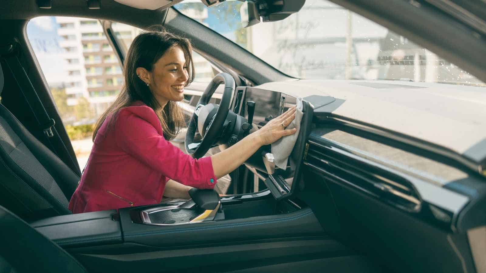 12 Signs in a Woman's Car That Show She's Mentally Moved On