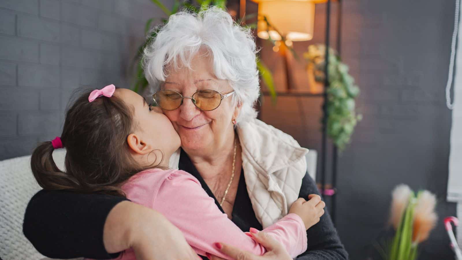 12 Ways To Handle Grandparents Who Show Favouritism