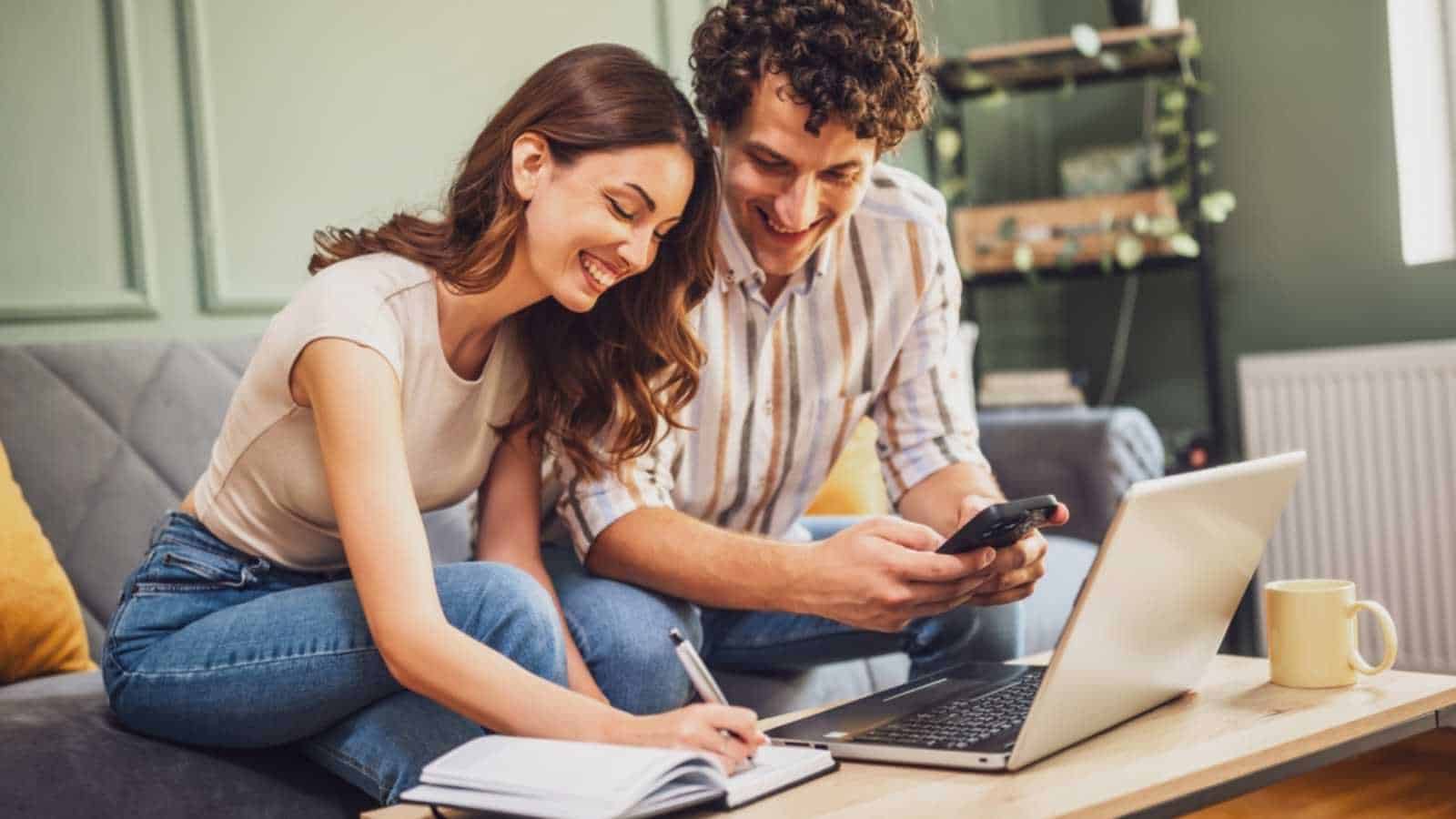 habits men need to drop after tying the knot