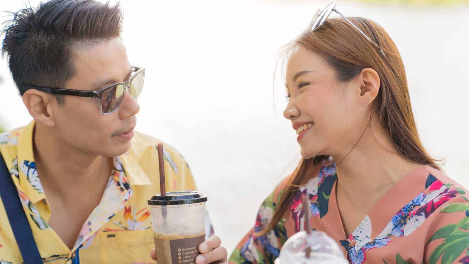 genuine ways to flirt that will actually get you her number