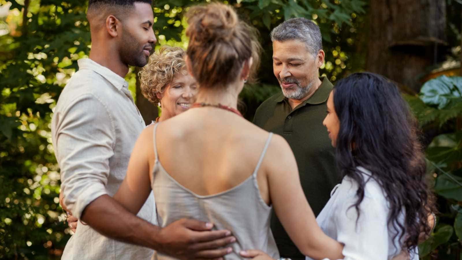 surprises men secretly hope women will do on dates