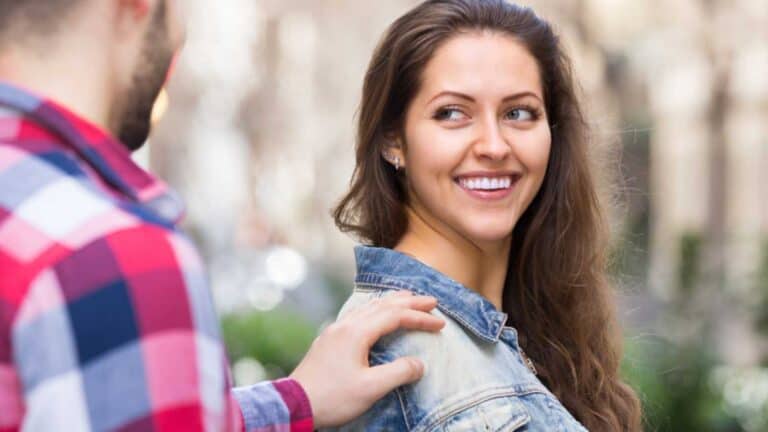 Ever smile at strangers? Here are personality traits you likely have