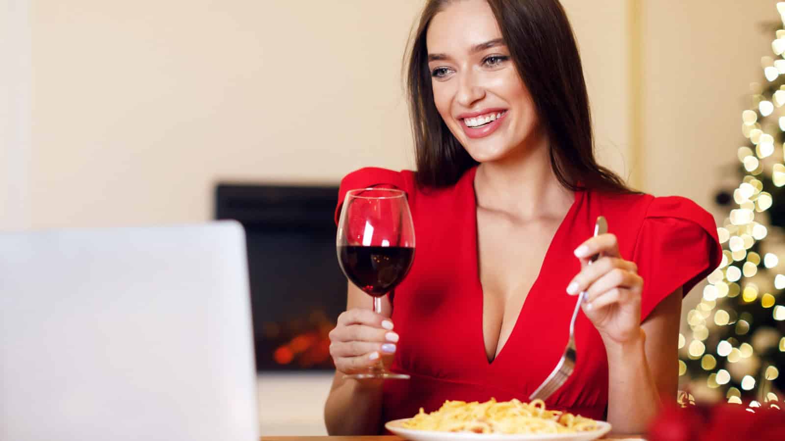 12 Outfits Women Rock That Men Can't Help But Admire