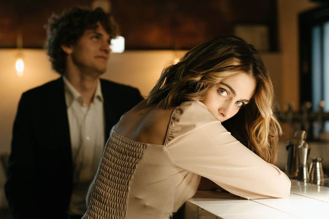 Woman claims men who can’t drop $100 on the first date need to stay home. 12 things wrong (and maybe right)