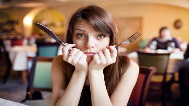 12 ordering mistakes people regret making at restaurants