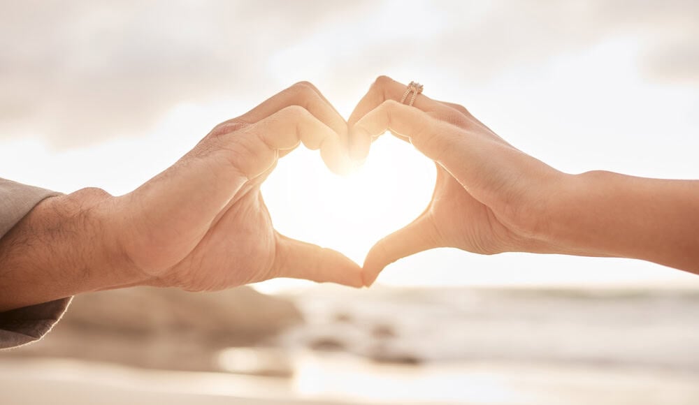 Why women who marry 10 years up finally see the truth in these 13 warnings