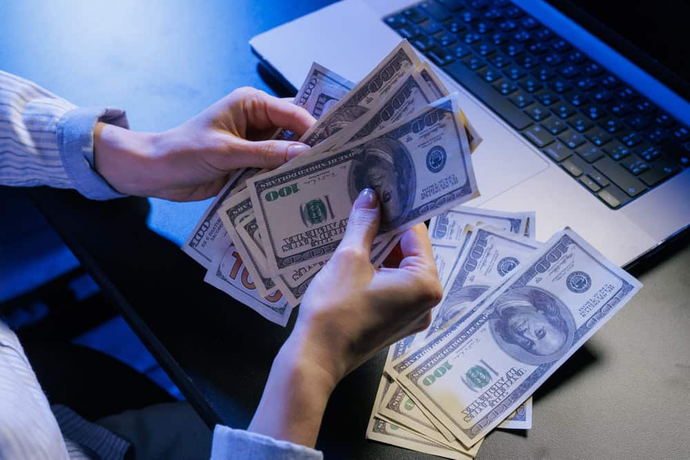 money mistakes the poor make that the rich avoid