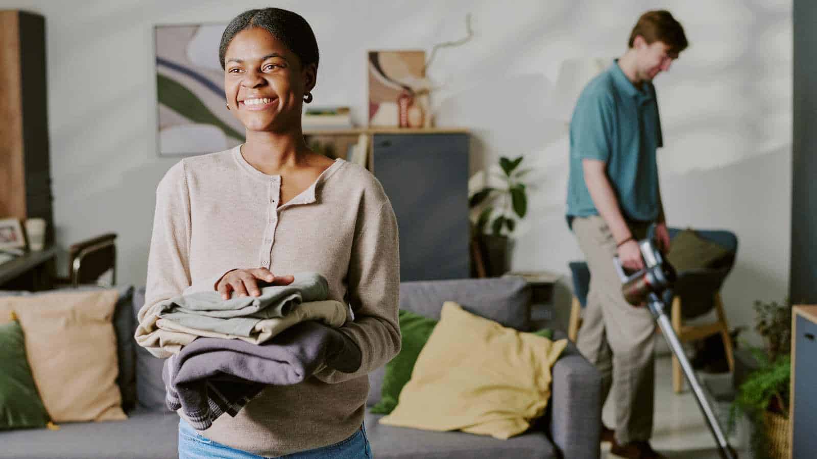 Couple sharing house responsibilities