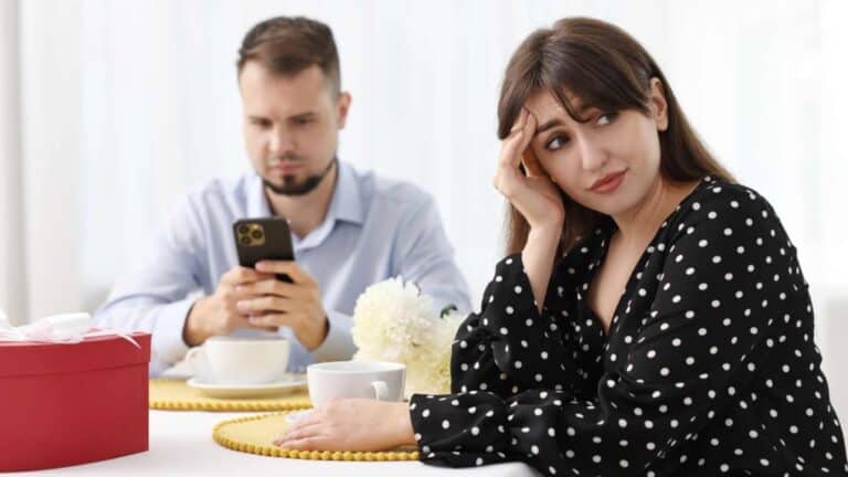 12 Dating Habits Women Dislike That Men Often Keep