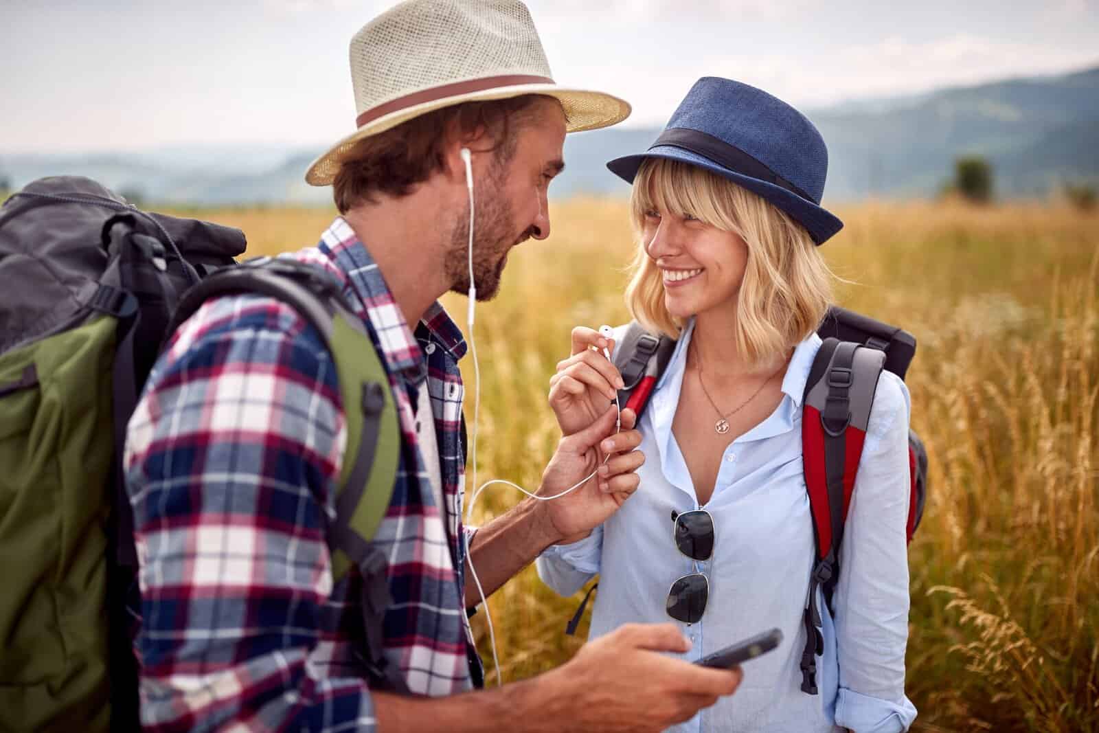 Millennials who grew up in the ’90s still haven’t let go of these 12 nostalgic habits