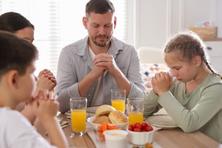 12 simple daily habits that can help you grow closer to God