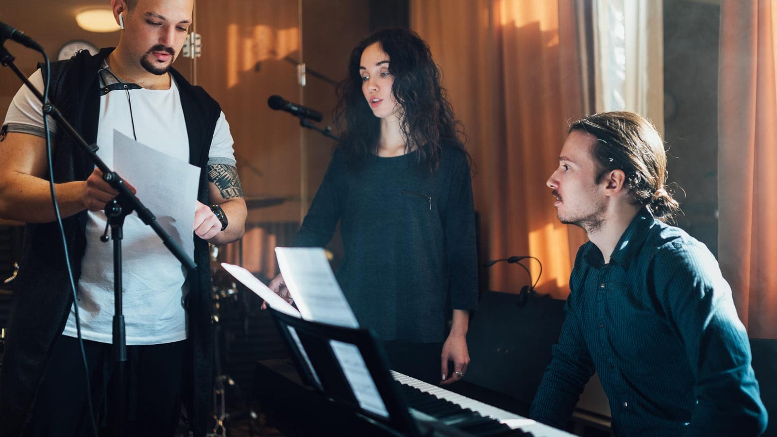 vocal lessons. artranq via 123rf