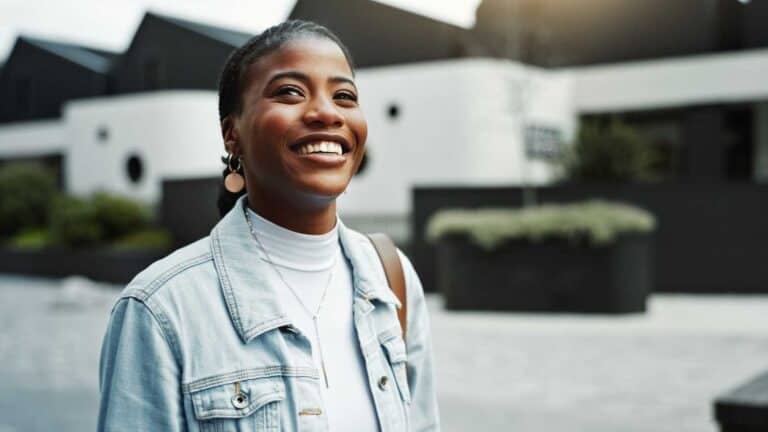 12 ways people become stronger without family support