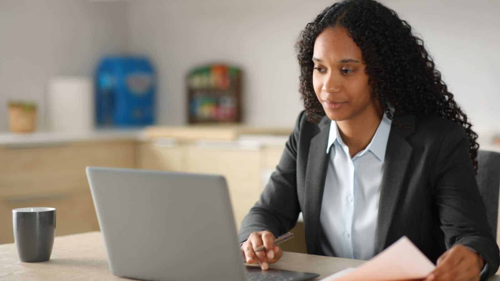 reasons black women are trading the glass ceiling for their own empires