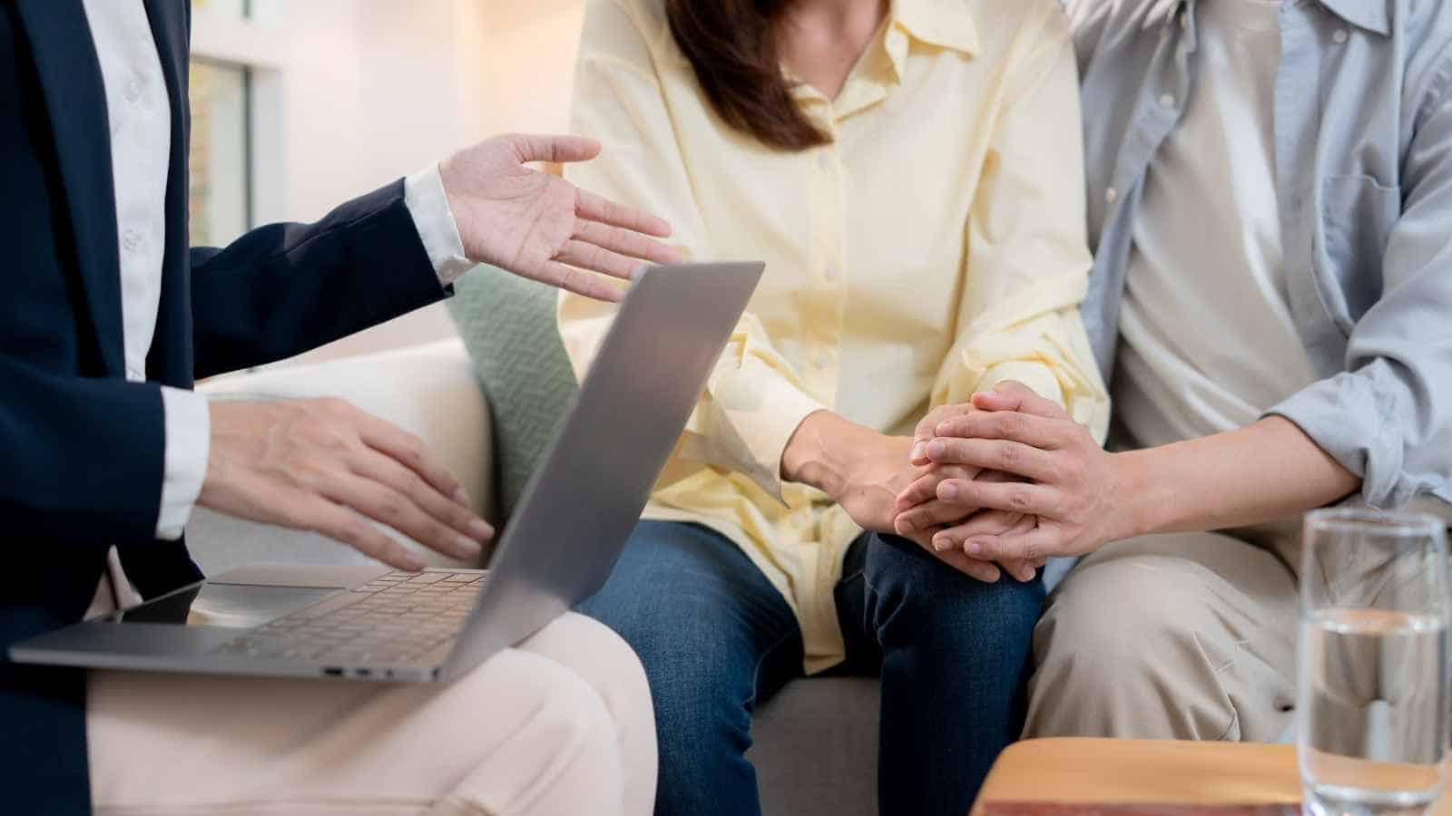 12 Ways Women Recognize a Troubled Marriage