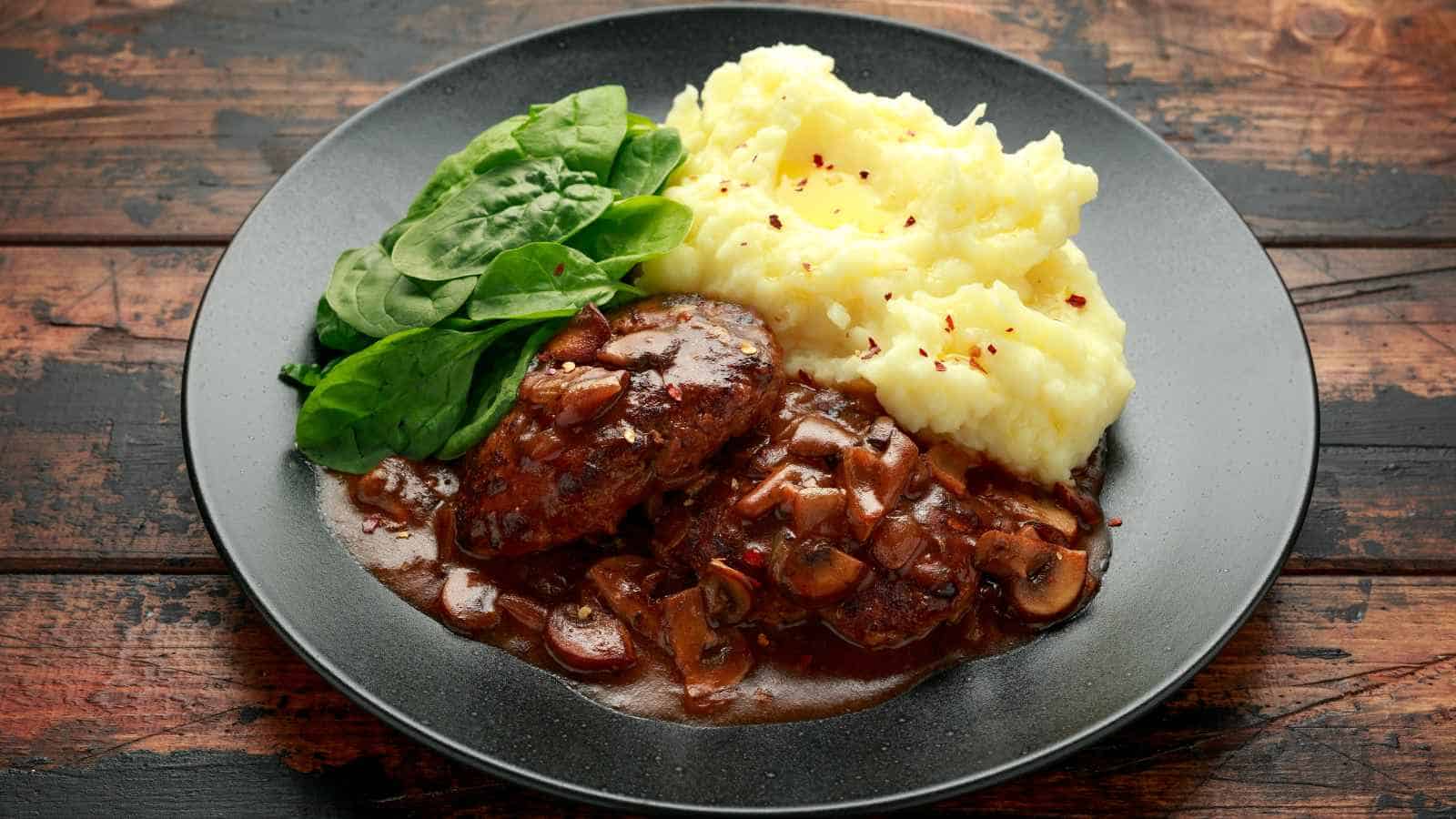 12 Foods American Moms Often Made in the 1970s