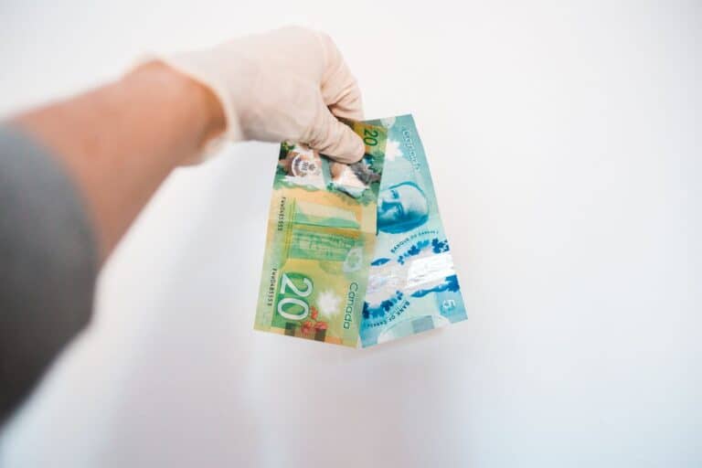 12 common U.S. money rules that do not apply in Canada