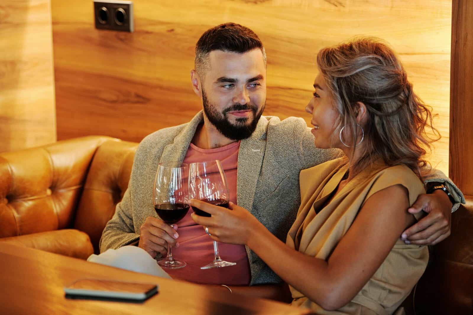 DINNER DATE