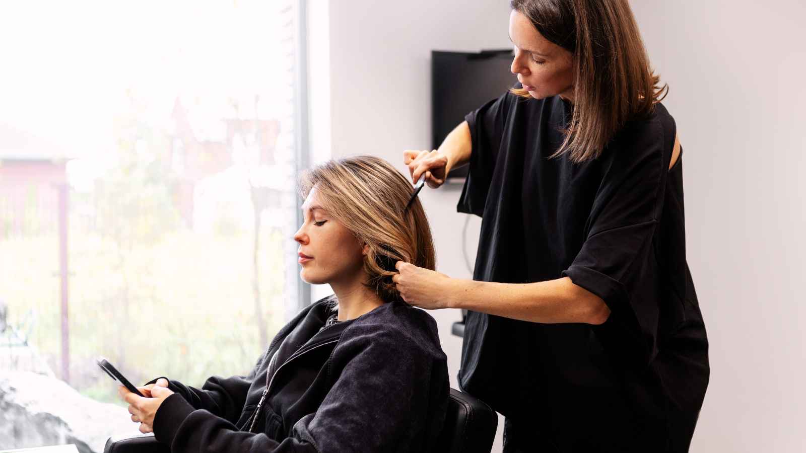 10 Reasons the ‘Cup Cut’ Hairstyle Is Gaining Popularity in 2026