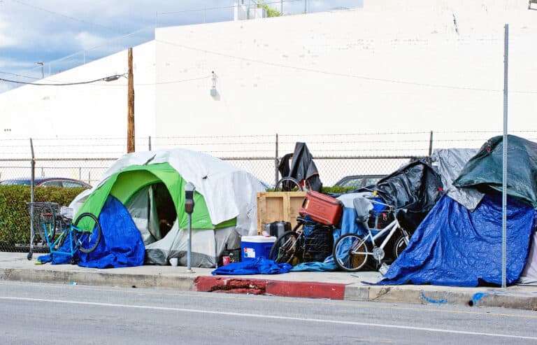 12 U.S. states facing the toughest living conditions right now
