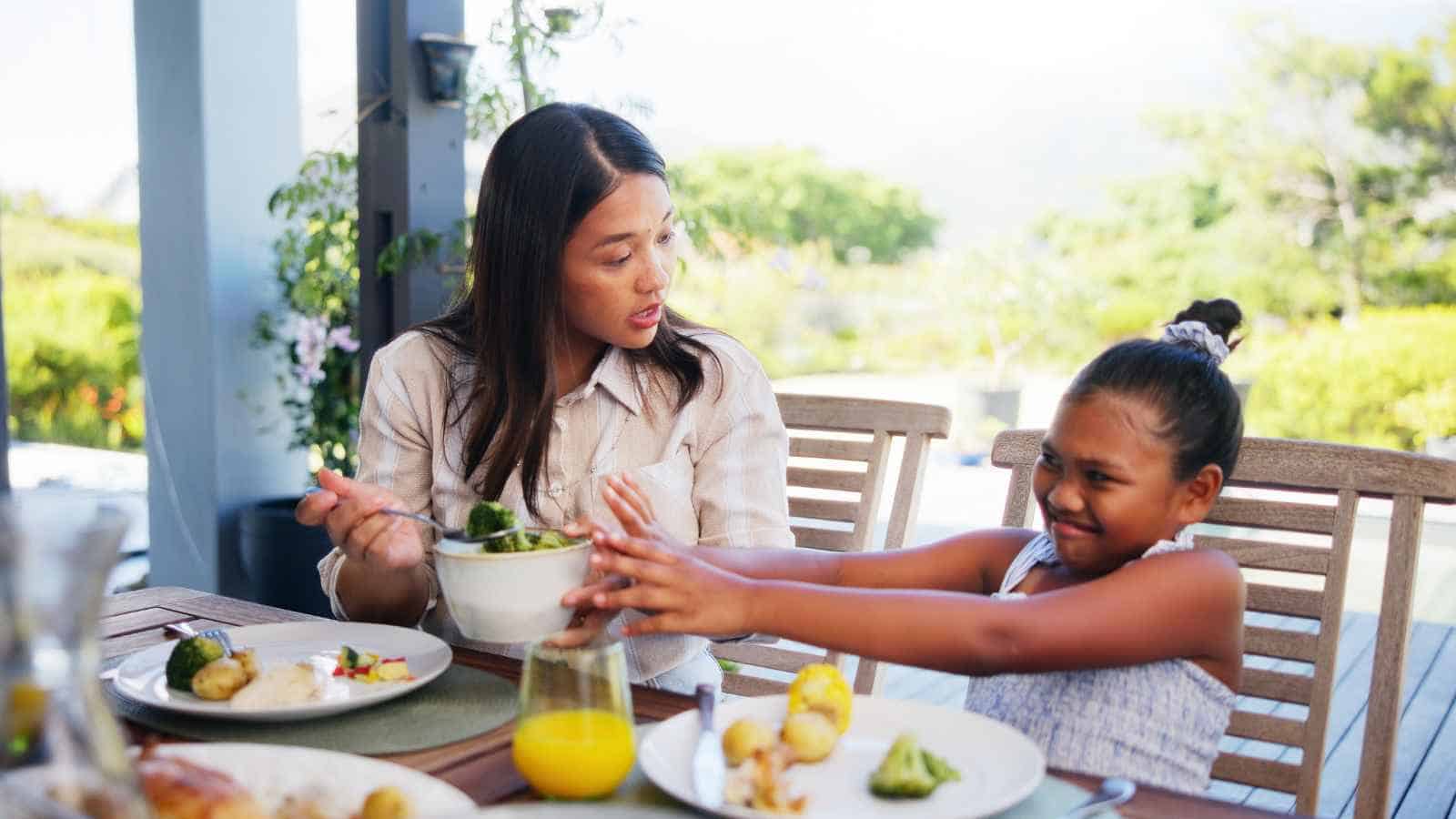 Parents Are Questioning Whether Mealtime “Games” Are Helping or Making Things Worse