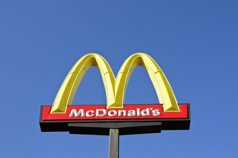 McDonald’s begins eliminating free beverage refills at select branches, leaving customers unhappy