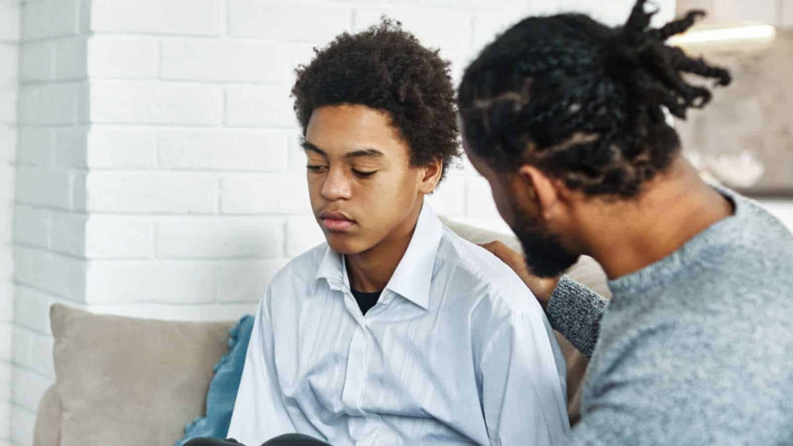 A teen says his dad is forcing medicine, and the internet saw a bigger family problem