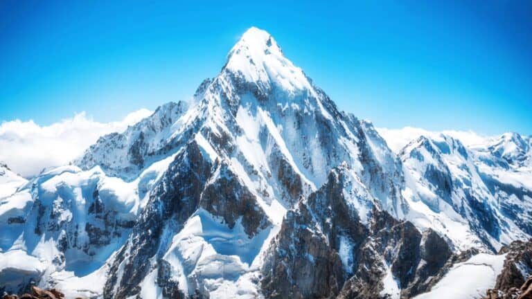 Breathtaking vacation destinations that can also be surprisingly dangerous