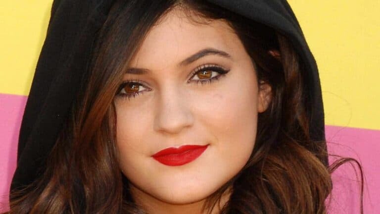 Kylie Jenner called paparazzi culture “diabolical.” Now she’s selling $399 AI camera glasses