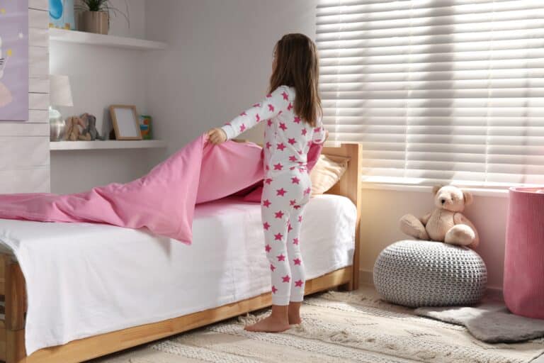 12 “everyday” cleaning jobs our parents treated like non-negotiables