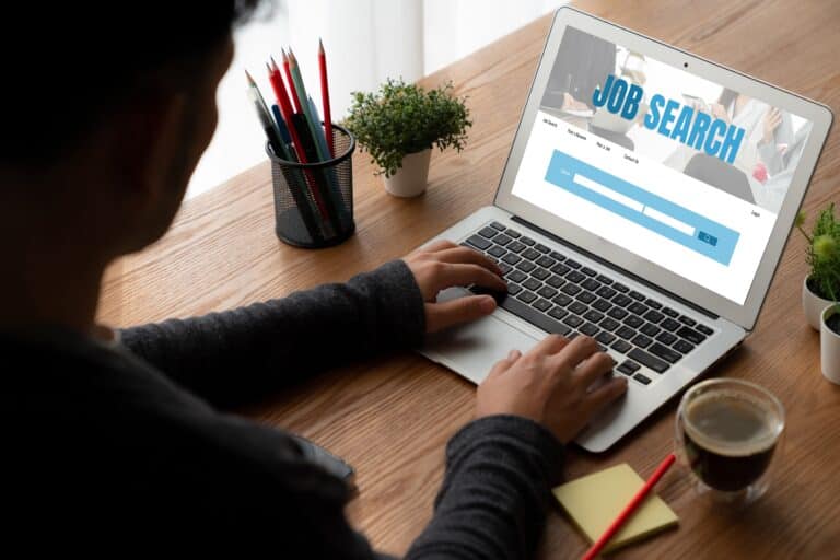 Young adults say they survived the pandemic only to face an AI job market