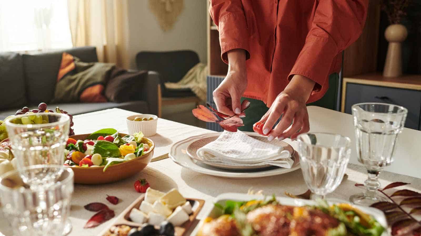 How parents handle it when kids’ friends join dinner unexpectedly
