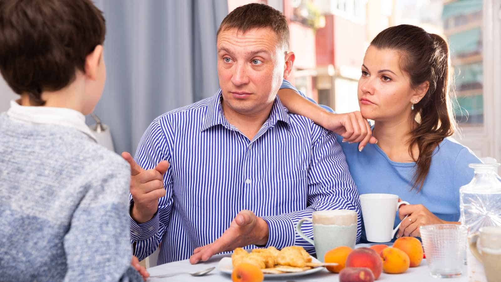 How parents handle it when kids’ friends join dinner unexpectedly