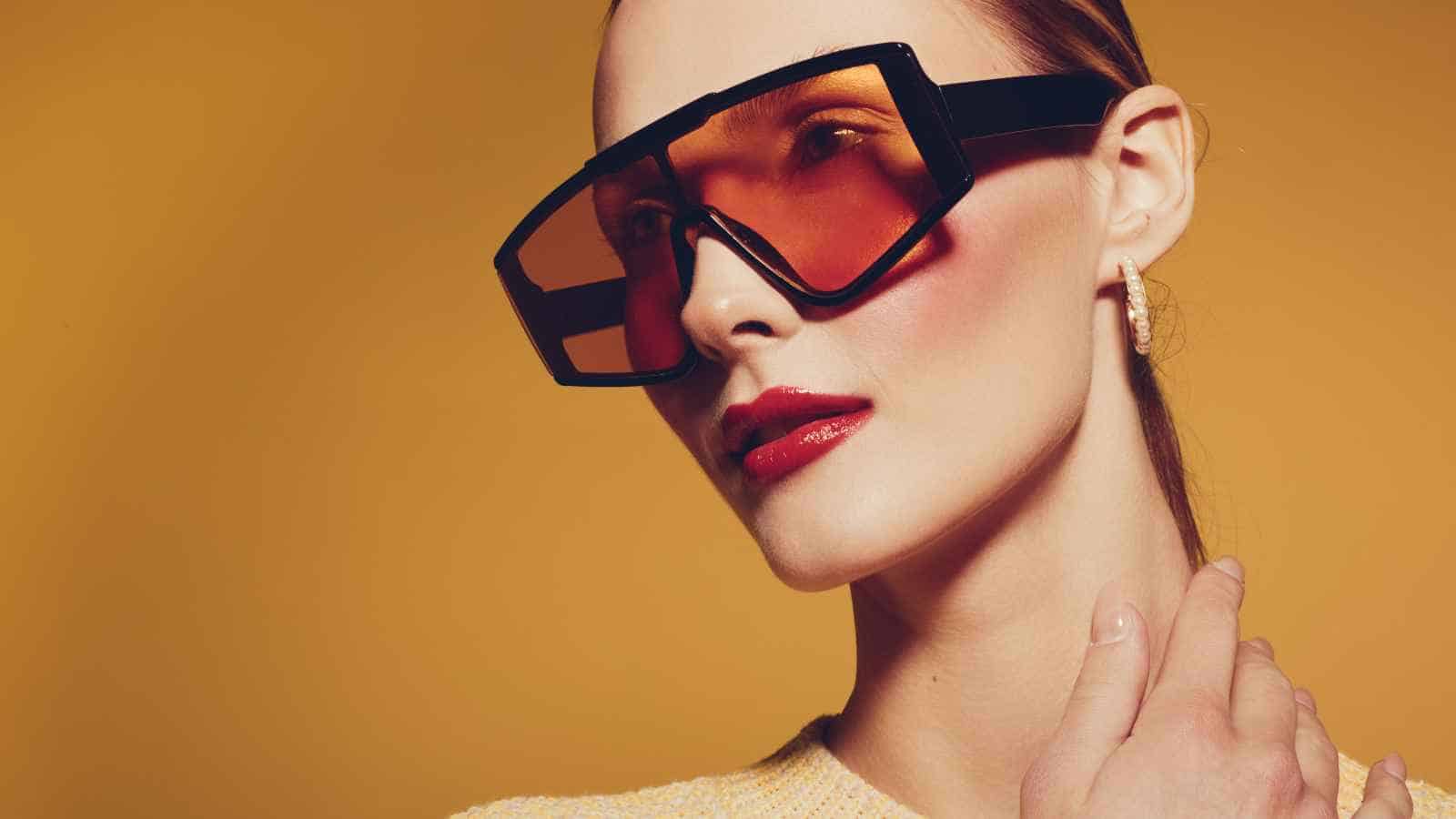 12 Key Appearance Traits Senior Men Often Notice in Women