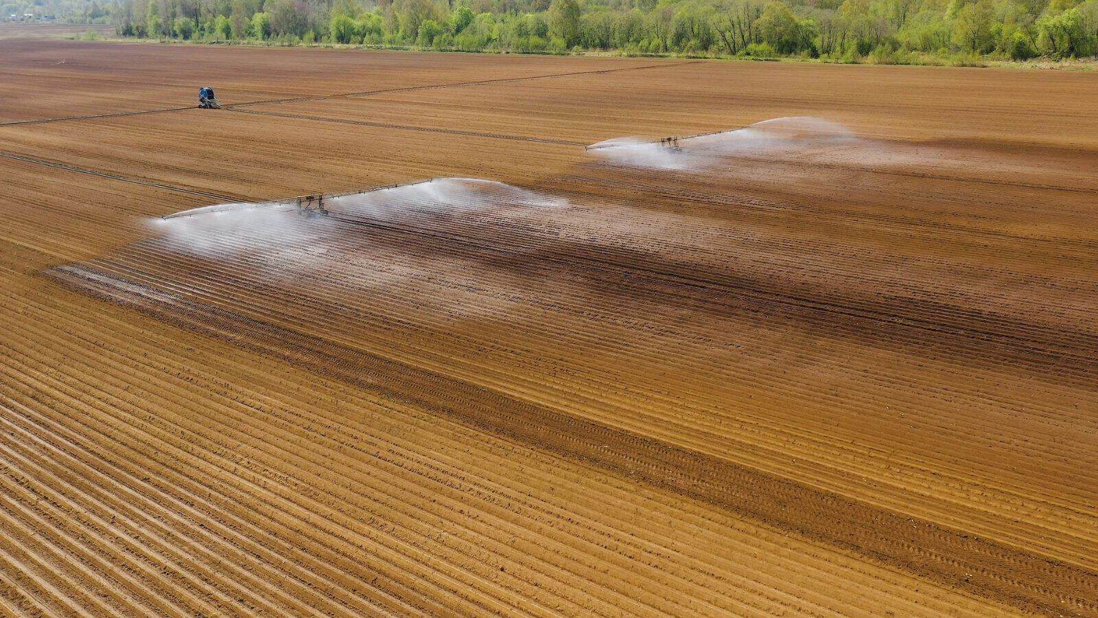 aerial view crop irrigation machine