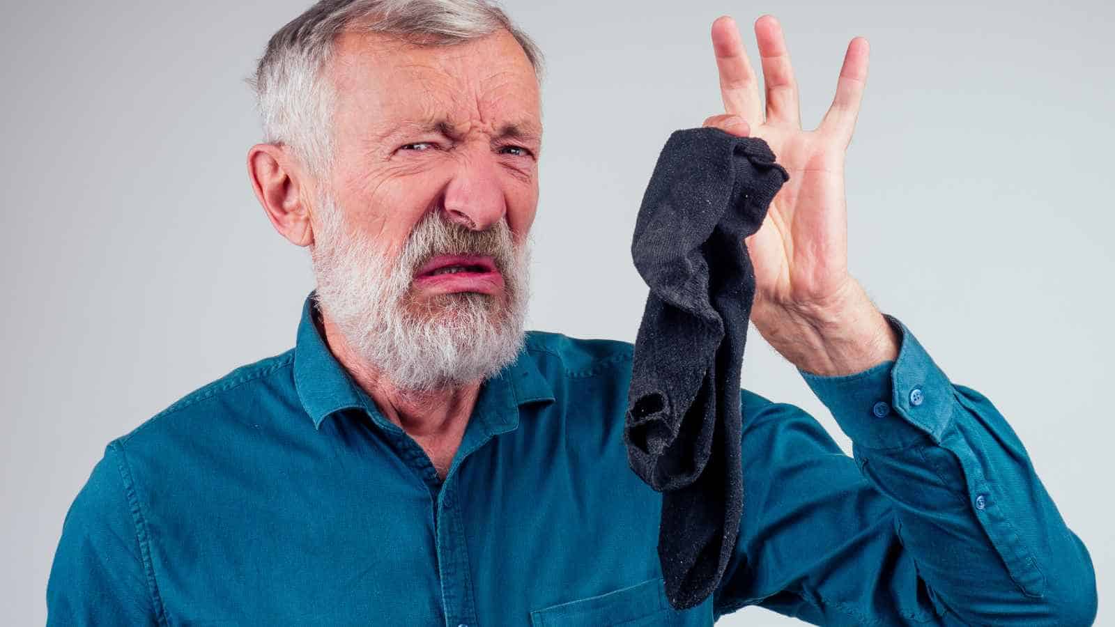 12 bad habits that come with old age that people often overlook