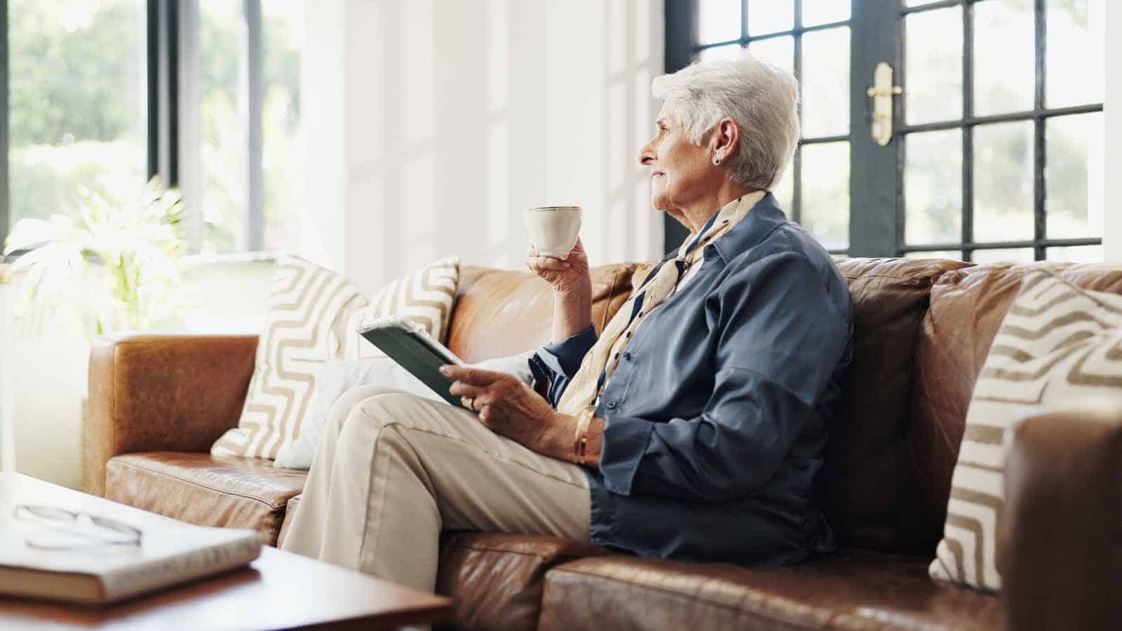 12 bad habits that come with old age that people often overlook