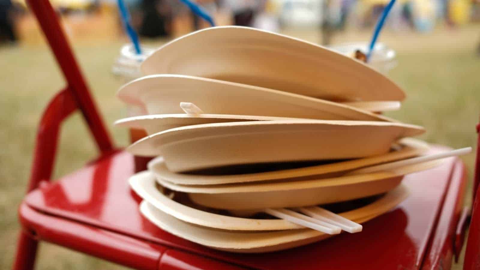 restaurant habits servers say make guests their least favorite to serve